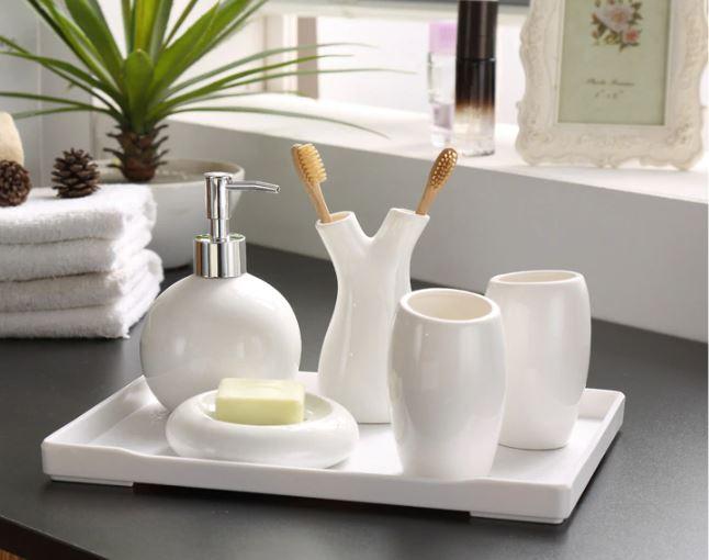 Accessoires de Salle de Bain en Céramique Blancs